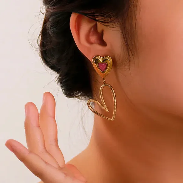 Gold_Dangling_Heart_Earrings_For_Women